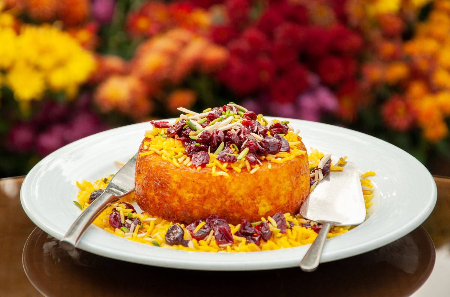 تهچین مرغ و آلبالو