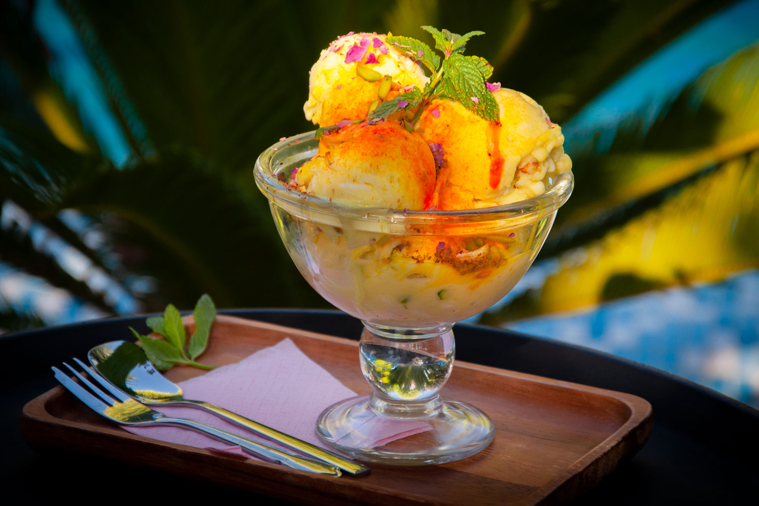 بستنی زعفرانی